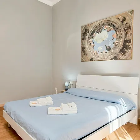 Redamare In The Center Of The